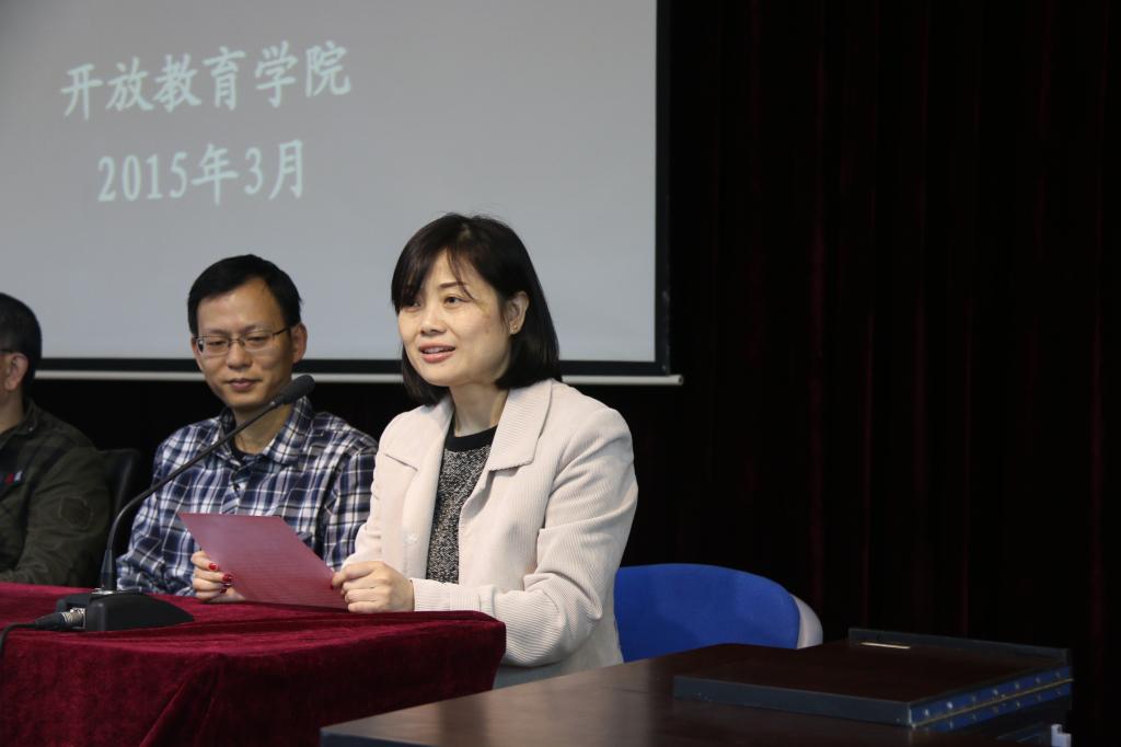 老生代表13级茶叶评审与营销专业学员沈岌发言